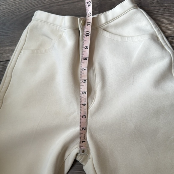 Uniqlo emits ivory high waisted stretchy oversized pants - Picture 8 of 10